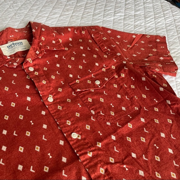 Men Short Sleeve Button Down Shirt Size Large - Picture 2 of 5